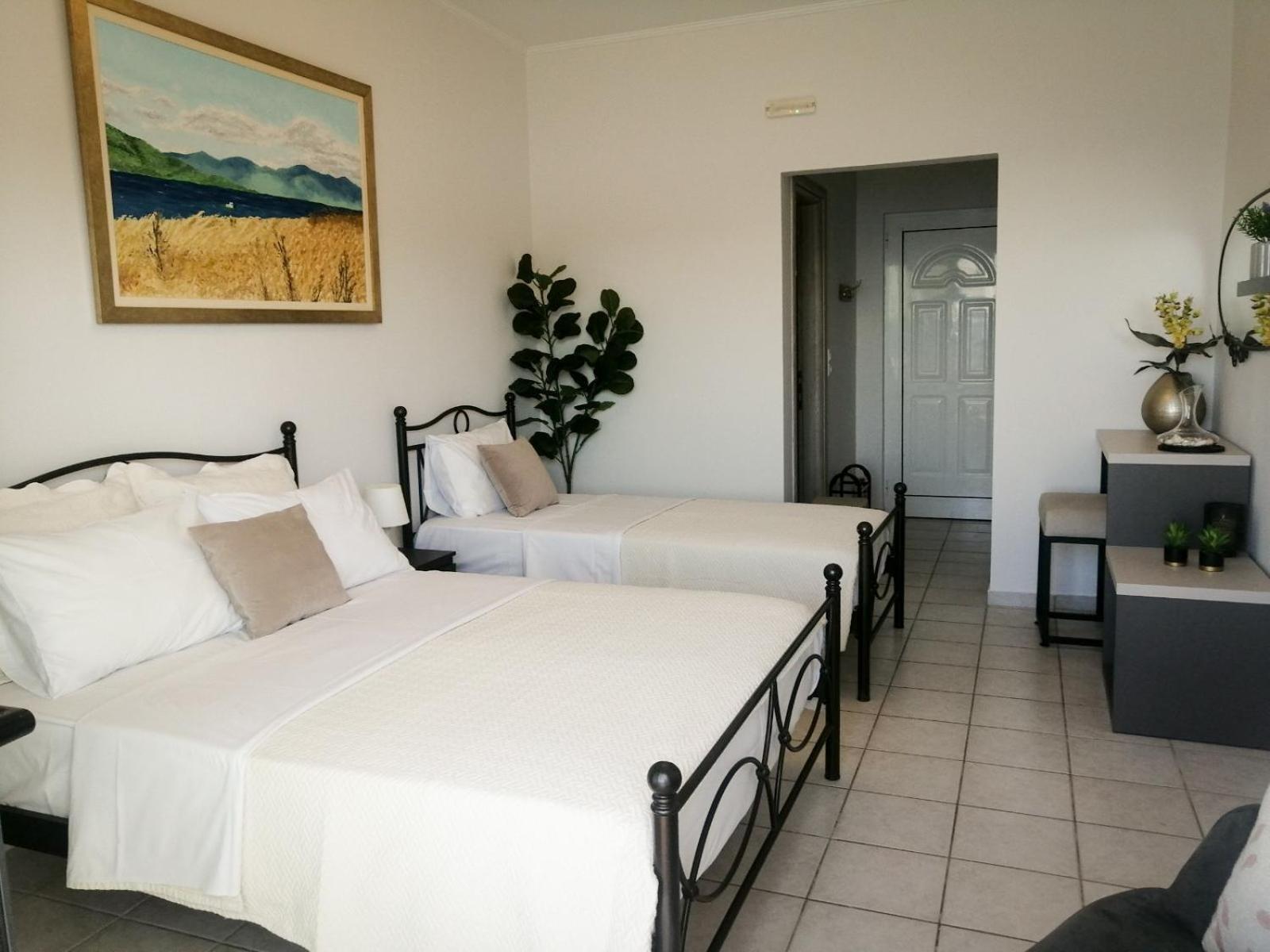 Anel Rooms Himare Luaran gambar