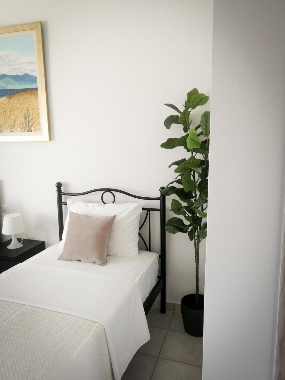 Anel Rooms Himare Luaran gambar